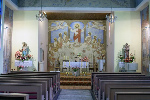 Iglesia Parroquial Del Sagrado Corazón Jesús Ivanovo Selo Croacia — Foto de Stock