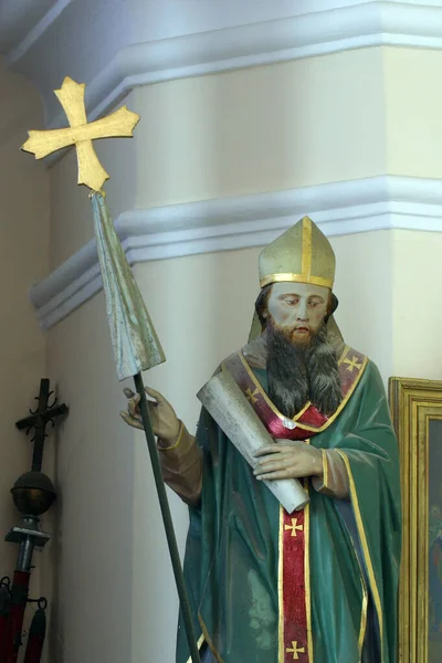 克罗地亚洛博尔圣安妮教区教堂的圣美多迪乌斯神像 — 图库照片