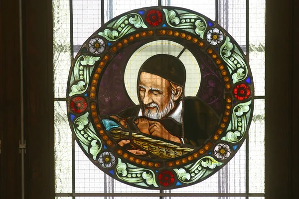 Saint Vincent Paul Festett Üvegablak Marija Bistrica Szűzanya Bazilikájában Horvátország — Stock Fotó