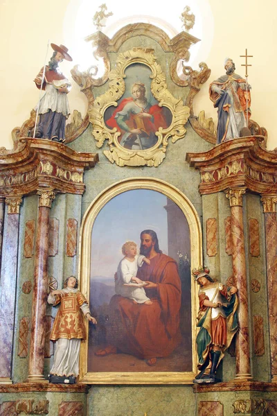 Βωμός Του Αγίου Ιωσήφ Στην Ενοριακή Εκκλησία Του Αγίου Φραγκίσκου — Φωτογραφία Αρχείου