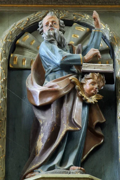 Άγαλμα Του Αγίου Ματθαίου Στον Άμβωνα Της Ενοριακής Εκκλησίας Του — Φωτογραφία Αρχείου