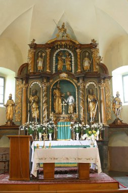 Hırvatistan 'ın Sveti Petar Mreznicki kentindeki Aziz Peter kilisesinde yüksek sunak