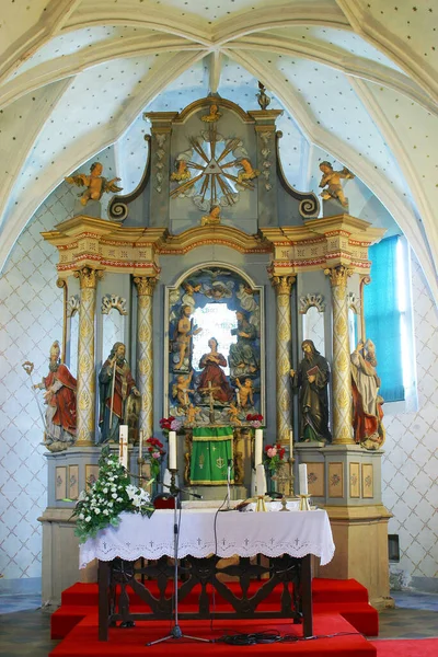 Υψηλός Βωμός Στην Ενοριακή Εκκλησία Της Αγίας Τριάδας Radoboj Κροατία — Φωτογραφία Αρχείου