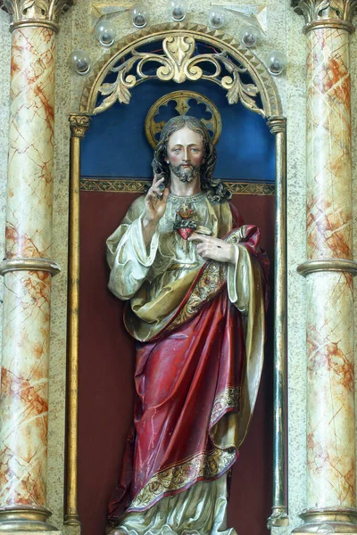 Sagrado Coração Jesus Estátua Sobre Altar Principal Igreja Santíssima Trindade — Fotografia de Stock