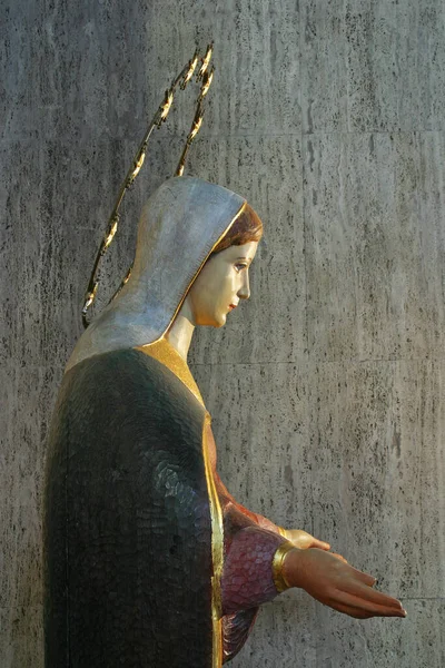 Obefläckad Avlelse Jungfru Maria Staty Församlingskyrkan Anthony Padua Zagreb Kroatien — Stockfoto