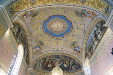 Hırvatistan 'ın Jastrebarsko kentindeki Aziz Nicholas kilisesinin tavanında fresk var.