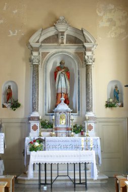 Hırvatistan 'ın Lun kentindeki St. Jerome kilisesinin ana mihrabı.