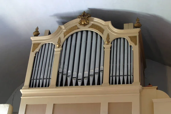 Όργανο Στην Ενοριακή Εκκλησία Της Αγίας Άννας Στη Σβέτα Γιάνα — Φωτογραφία Αρχείου