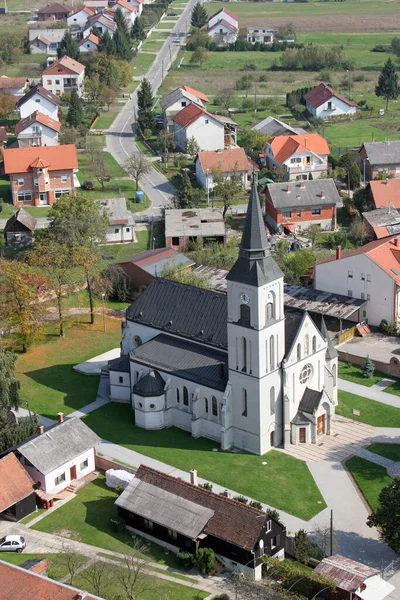 クロアチアのドゥゴ セロにある聖マーティン教区教会 — ストック写真