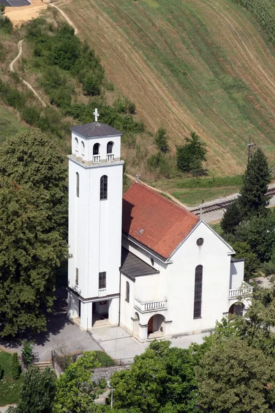 克罗地亚Duga Resa Padua的圣安东尼教区教堂 — 图库照片