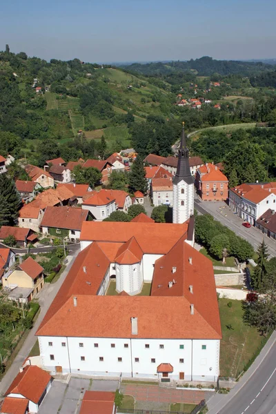 Farní Kostel Nanebevzetí Panny Marie Františkánského Kláštera Klanjeci Chorvatsko — Stock fotografie