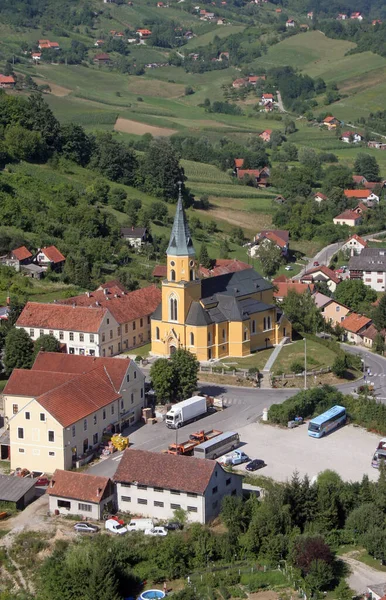 Kościół Parafialny Jerzego Desinic Chorwacja — Zdjęcie stockowe