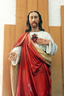 İsa 'nın Kutsal Kalbi, Zagreb' in Bijenik kentindeki Aziz Maximilian Kolbe kilisesinde heykel