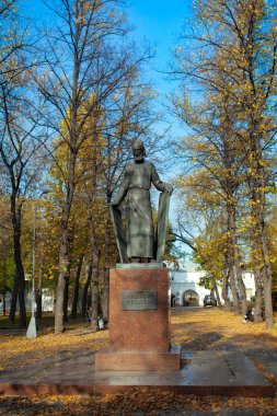 Moskova, Rusya - 18 Ekim 2018: Andrei Rublev anıtın Moskova'da Andronikov Monastery yakınındaki sonbahar parkta. 