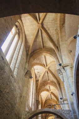 bir ortaçağ manastır kalıntıları 