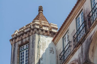 Kule bir ortaçağ kalesi