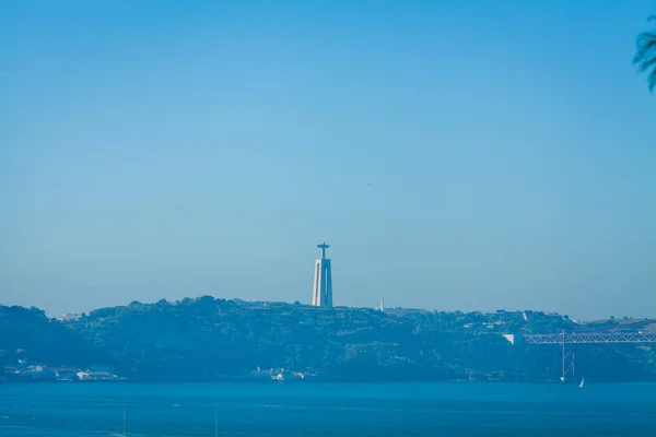 Gyönyörű Kilátással Folyó Tejo Jézus Emlékműve Lisszabon — Stock Fotó