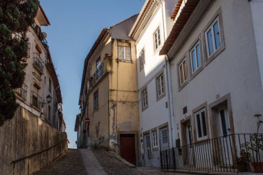 bir Avrupa şehir merkezinde antik sokak