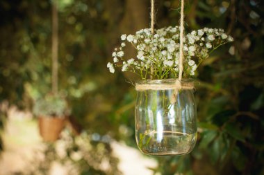 renklerle dolu eski şehir parkında