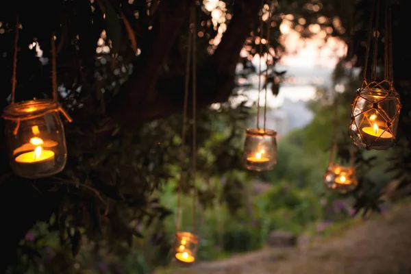 renklerle dolu eski şehir parkında