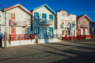 Merdivenli geleneksel Portekiz evi