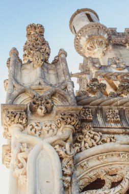 Portekiz'de tarihi bir saray otelinin güzel basrelievs