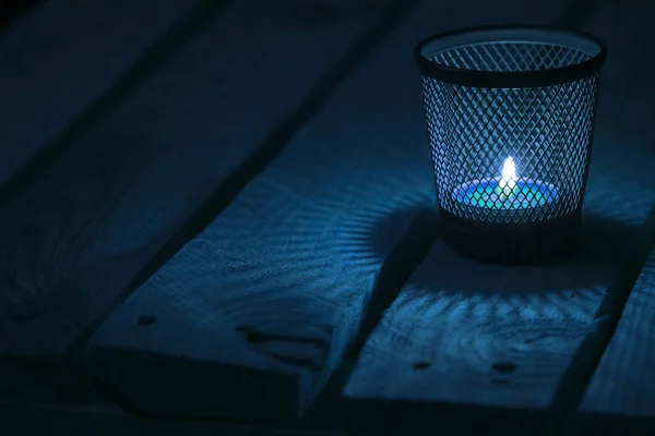 Kaarslicht Natuurlijke Houten Achtergrond Thee Licht Zachte Focus — Stockfoto