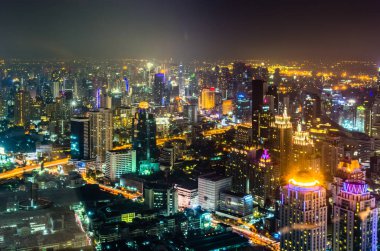 Bagkok, Tayland - 21 Kasım: Baiyoke Sky Hotel 21 Kasım 2016, Bangkok, Tayland için gelen iş disctrict Bangkok en iyi gece görünümü