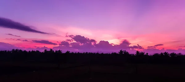 Atemberaubender Blick auf den Sonnenaufgang in ubud, bali, Indonesien — Stockfoto