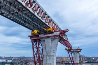 Köprü yapımında manzara