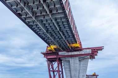 Köprü yapımında manzara