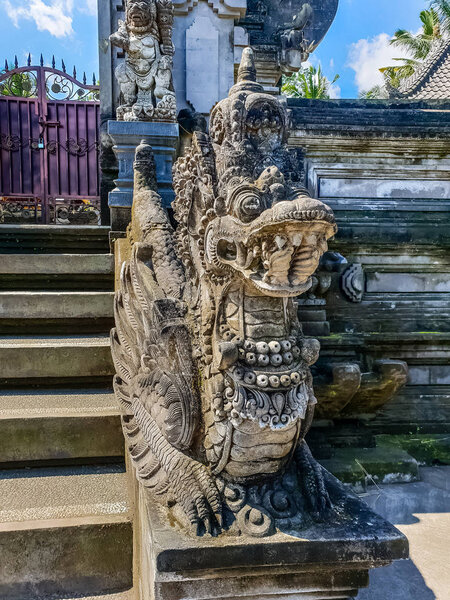 Statue in temple Pura Sakenan Saraseda Tampaksiring