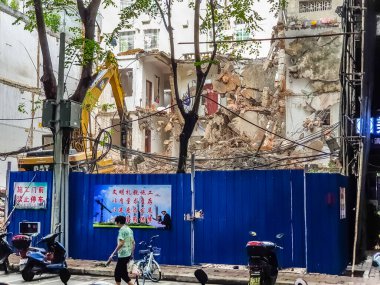 SANA, HAINAN, ÇİN - 14 Ekim 2019 'da Sanya, Hainan, Çin' deki inşaat sahasının görüntüsü