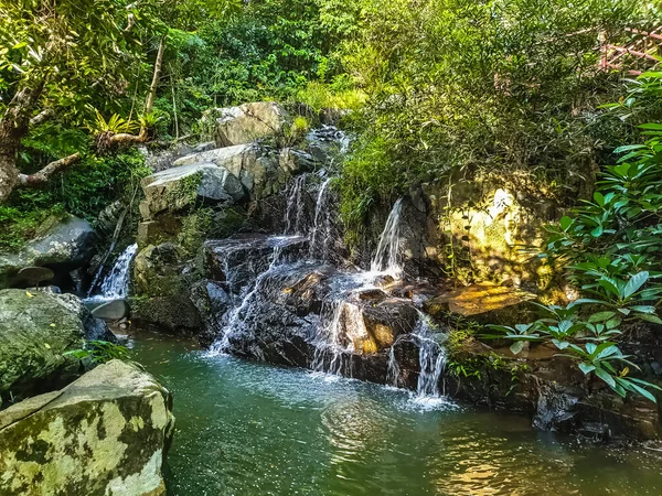 Wodospad Góra Rzeki Yanoda Rainforest Cultural Tourism Zone Hainan Chiny — Zdjęcie stockowe