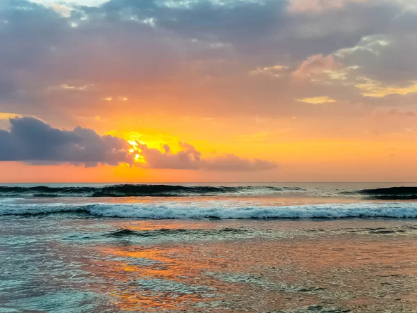 Increíble Vista Del Atardecer Océano Índico Desde Playa Suluban Bali — Foto de Stock