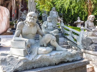 SANA, HAINAN, ÇİN - 10 Ekim 2019 'da Sanya, Hainan, Çin' de Budist merkez Nanshan 'ın bölgesinde heykel