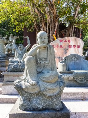 SANA, HAINAN, ÇİN - 10 Ekim 2019 'da Sanya, Hainan, Çin' de Budist merkez Nanshan 'ın bölgesinde heykel