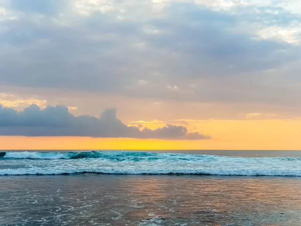 Increíble Vista Del Atardecer Océano Índico Desde Playa Suluban Bali — Foto de Stock