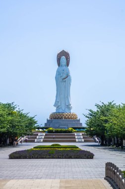 SANA, HAINAN, ÇİN - 10 Ekim 2019 'da Sanya, Hainan, Çin' de Budist merkez Nanshan 'da Tanrıça Guanyin' in heykeli