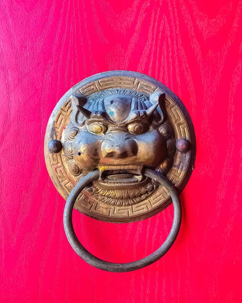 Dragon Head Door Handle Red Door Buddhist Temple Sanya Nanshan — Stock Photo, Image
