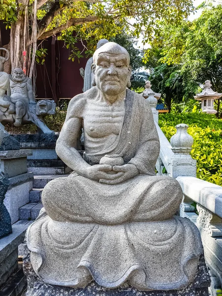 SANA, HAINAN, ÇİN - 10 Ekim 2019 'da Sanya, Hainan, Çin' de Budist merkez Nanshan 'ın bölgesinde heykel