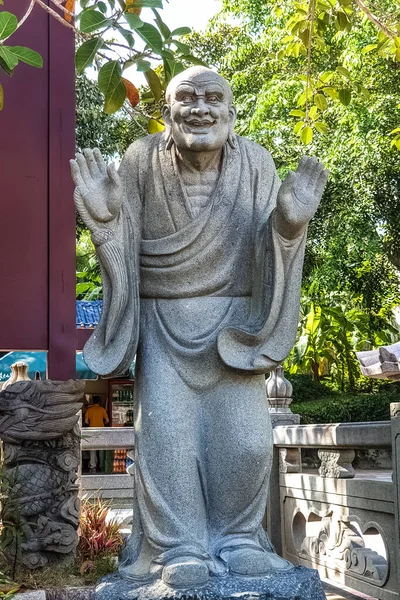 SANA, HAINAN, ÇİN - 10 Ekim 2019 'da Sanya, Hainan, Çin' de Budist merkez Nanshan 'ın bölgesinde heykel