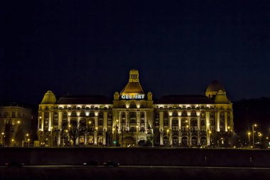 Yüzme hamam Gellert Budapeşte, Macaristan için bina cephe görünümü. Stil secession 1918, 11 th Nisan 2018 yılında inşa edilen güzel binada banyo karmaşık yerleşir.