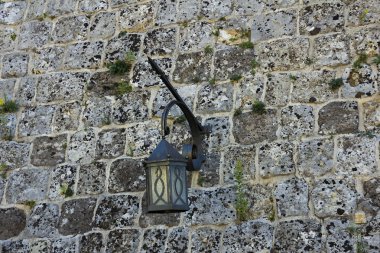 Stari Bar (Eski Bar), Karadağ, antik şehir kalesi, bir açık hava müzesi ve Balkanlar 'ın arkeolojik açıdan keşfedilmemiş en büyük ve en önemli ortaçağ arkeoloji sahası.