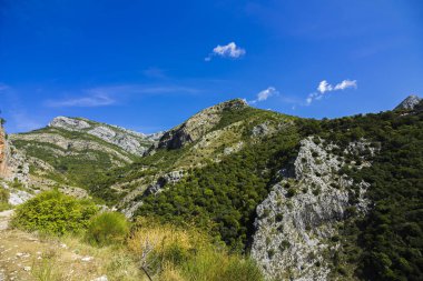 Stari Bar (Eski Bar), Karadağ, kenar mahalle doğası, dağlar, ormanlar hakkında farklı görüşler 