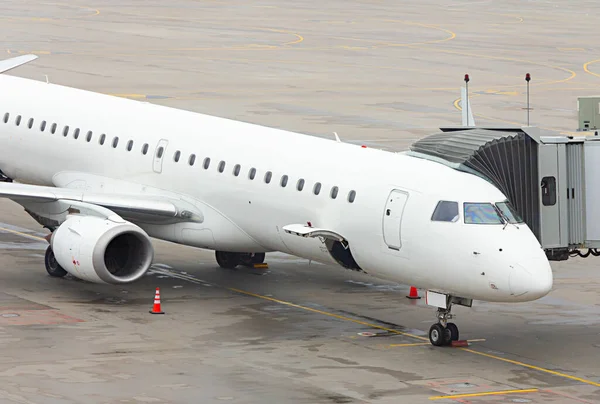 Avion Stationné Aéroport Pour Préparation Vol Chargement Fret Des Bagages — Photo