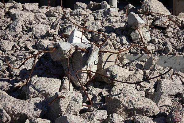 Velho Cinzento Rachado Parte Concreto Quebrado Laje Com Armadura Ferrugem — Fotografia de Stock