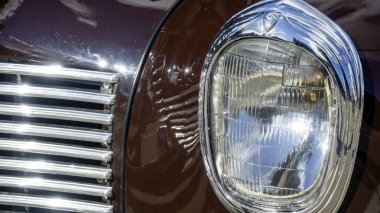 Far, ön ve eski retro araba radyatör kahverengi