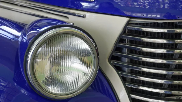 Koplamp Voorkant Radiator Van Oude Retro Auto Zijn Blauw — Stockfoto