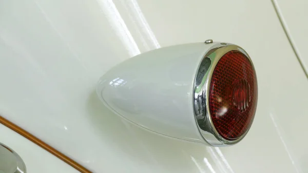 Het Licht Van Staart Van Oude Retro Auto Wit — Stockfoto